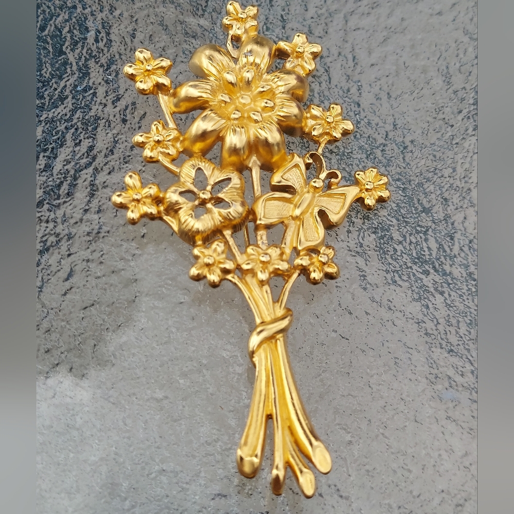Vintage Monet Gold Flower Bouquet Brooch‎ Pin